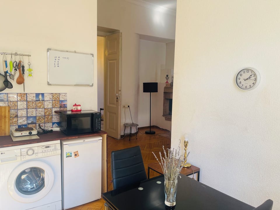 Deluxe Studio Suite | Private kitchen