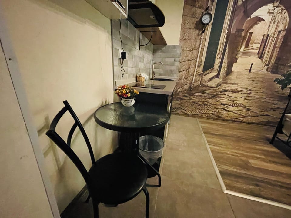 Classic Studio, Courtyard View | Iron/ironing board, free WiFi