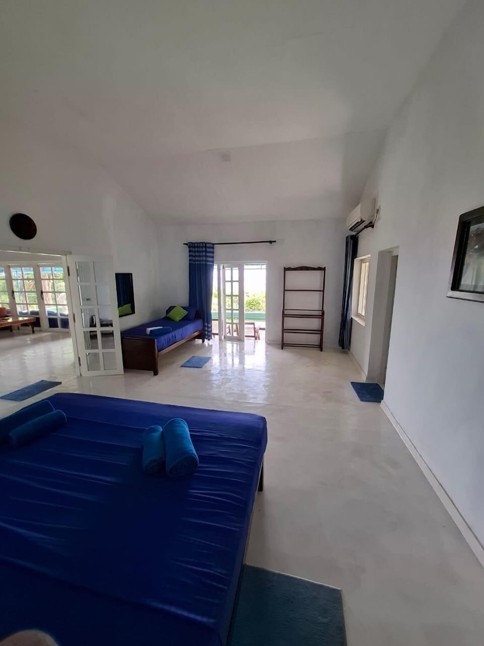 Classic Triple Room, Ocean View | Iron/ironing board, WiFi (free)