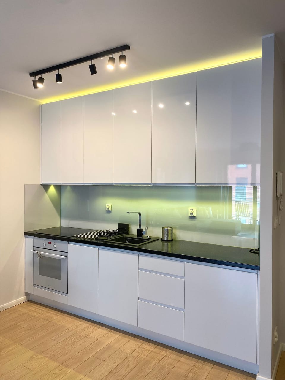Comfort Apartment, Balcony | Private kitchen | Electric kettle