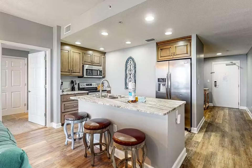 Condo, Multiple Beds (Sterling Reef 902) | Private kitchen | Oven, toaster