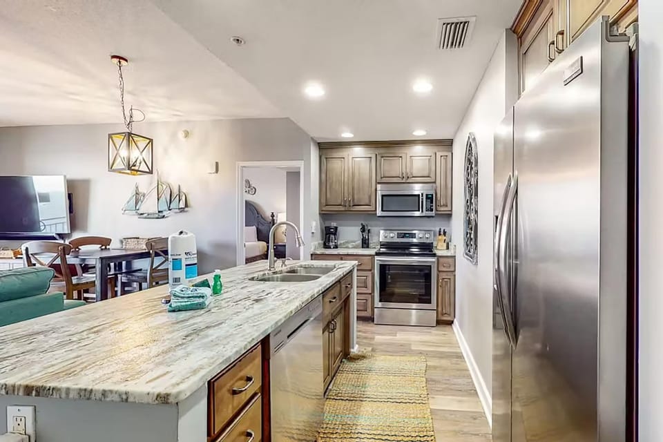 Condo, Multiple Beds (Sterling Reef 902) | Private kitchen | Oven, toaster