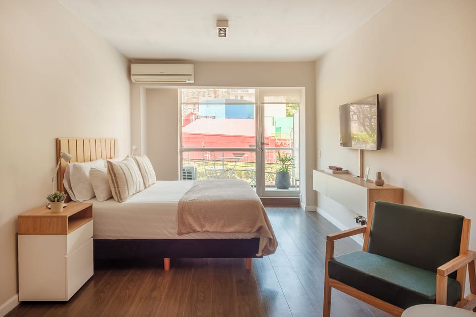 Comfort Studio, City View | Iron/ironing board, cribs (surcharge), WiFi (free), bed sheets