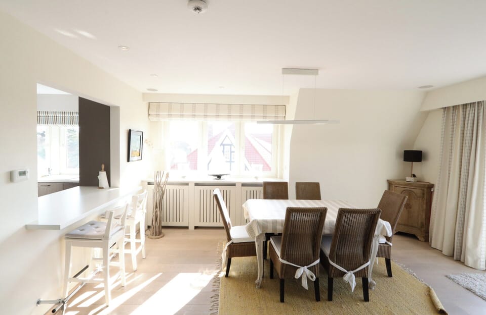 Apartment | Dining