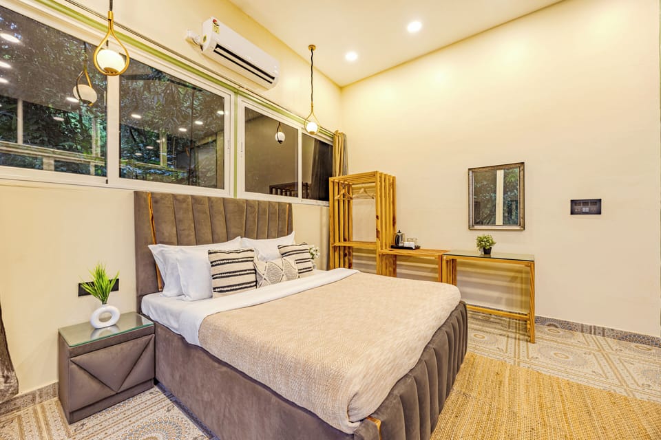 Premium Room, Balcony | Premium bedding, down comforters, memory foam beds