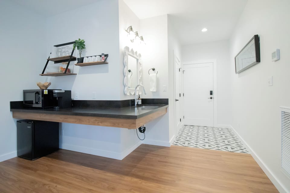 Deluxe Studio Suite | Living area