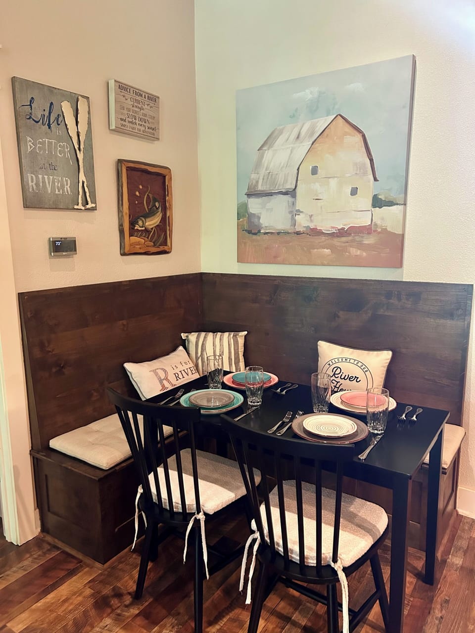 Breakfast nook!