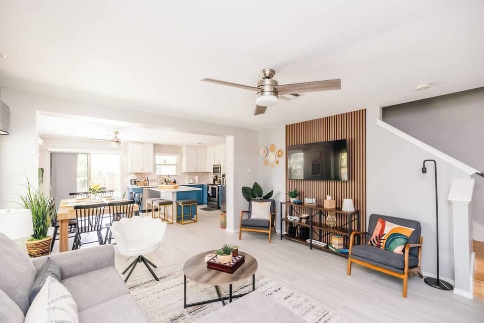 House, Courtyard View | Living room