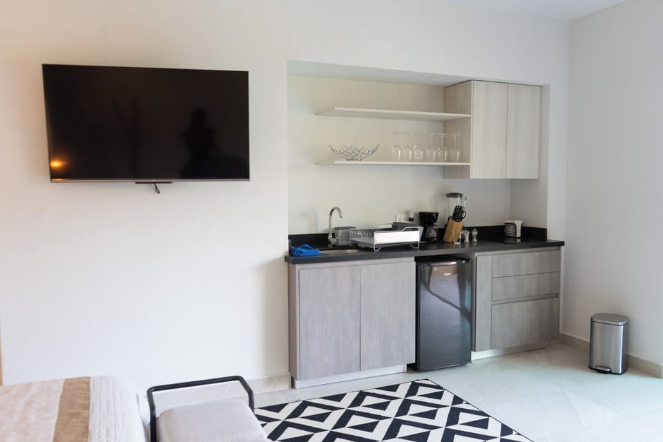 Comfort Condo, Balcony, Pool View | 1 bedroom, in-room safe, blackout drapes, free WiFi
