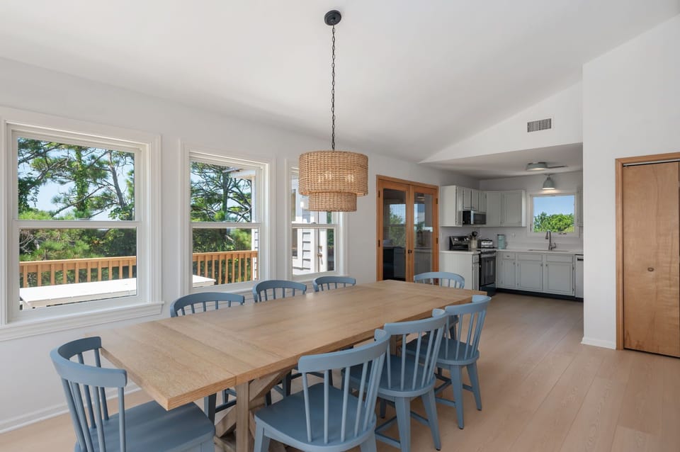 SH153: Sandy Sea View | TL Dining Area - Seating for 8
