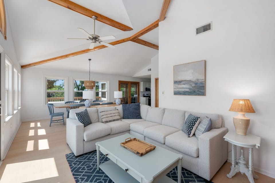 SH153: Sandy Sea View | TL Living Area - Deck Access