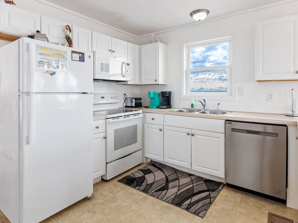 The well-equipped Kitchen offers beautiful ocean views while you cook.