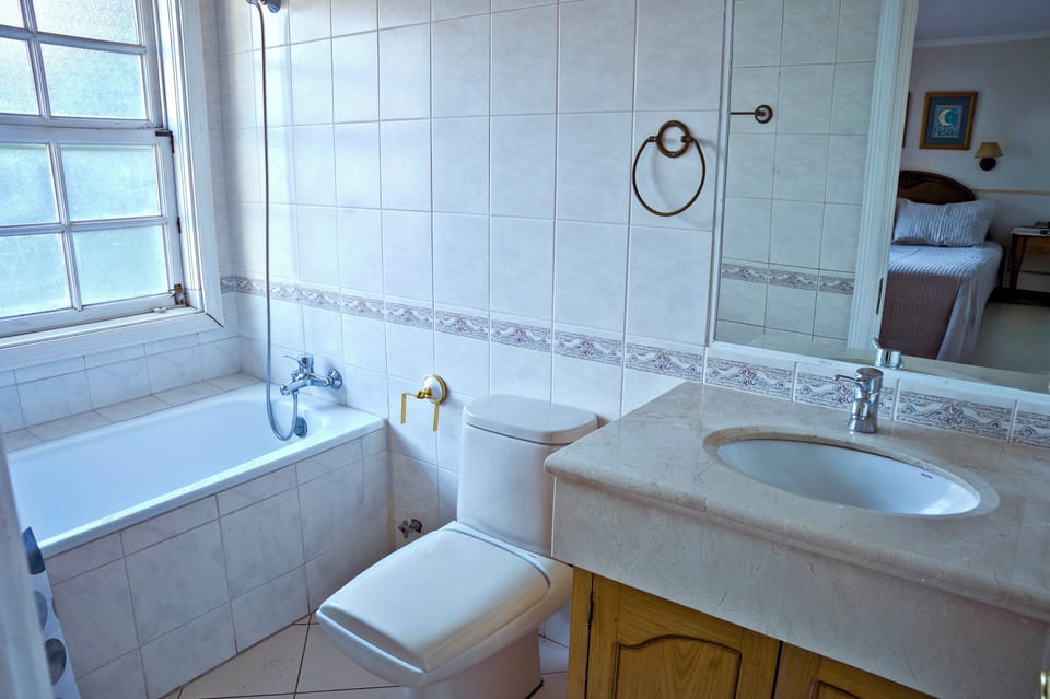 Standard Double Room, 1 Bedroom, Beach View | Bathroom
