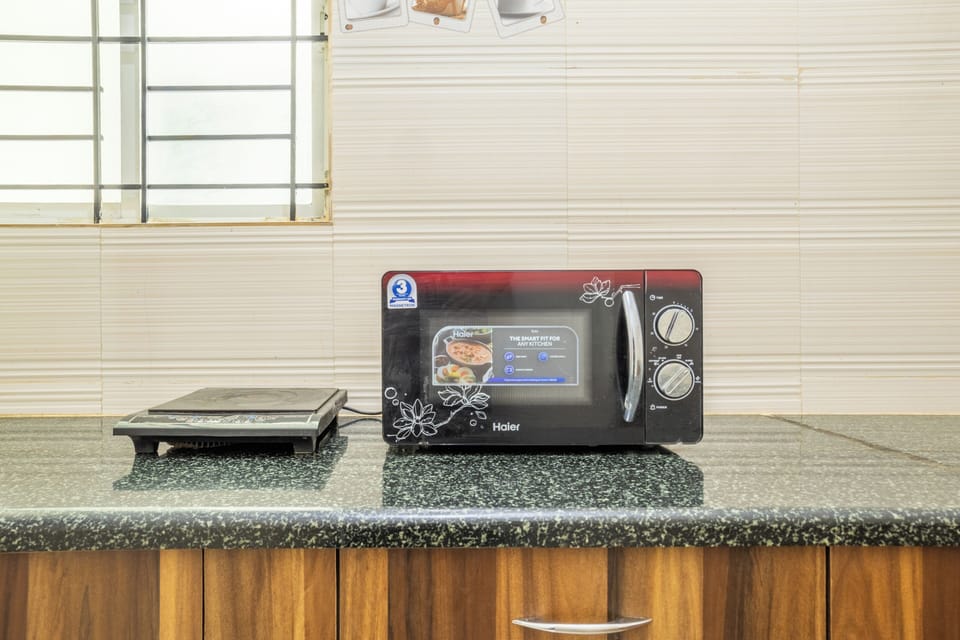 Studio, City View | Private kitchenette | Fridge, microwave, oven, dishwasher