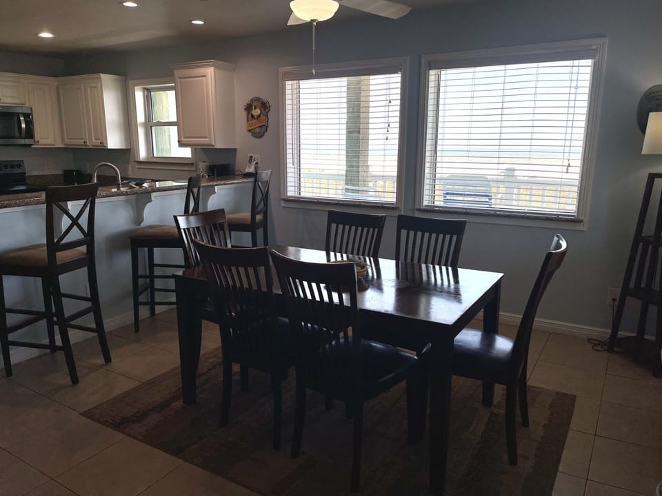 Condo, 3 Bedrooms | Dining
