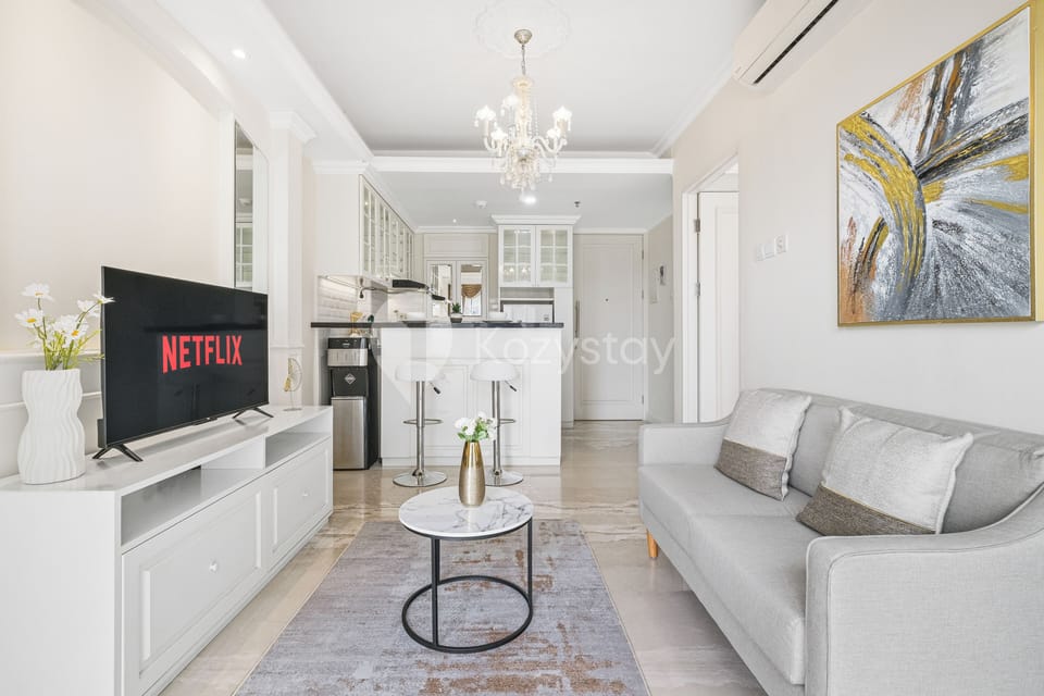 Apartment, 1 Bedroom, City View | Living area | 43-inch Smart TV with cable channels, Netflix, streaming services