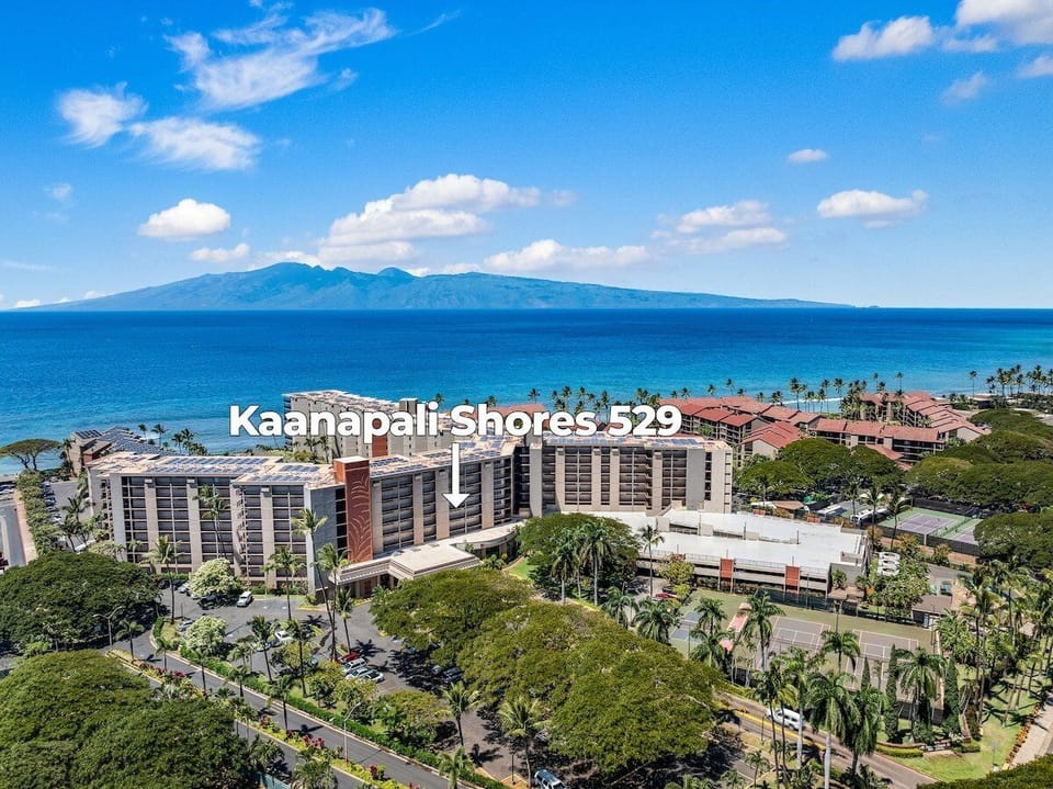 Overlooking the beautiful Pacific with panoramic coastal views