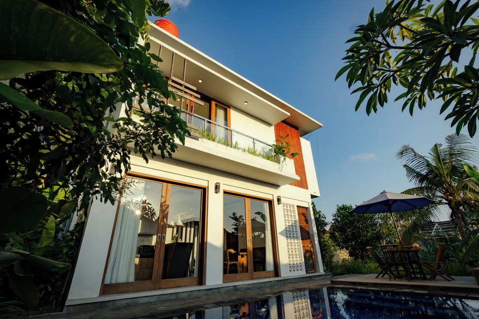 Property of Vil’latu Ubud surrounded by tropical greenery