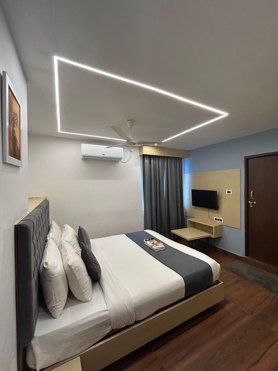 Deluxe Double Room, City View | In-room safe, blackout drapes, soundproofing, iron/ironing board
