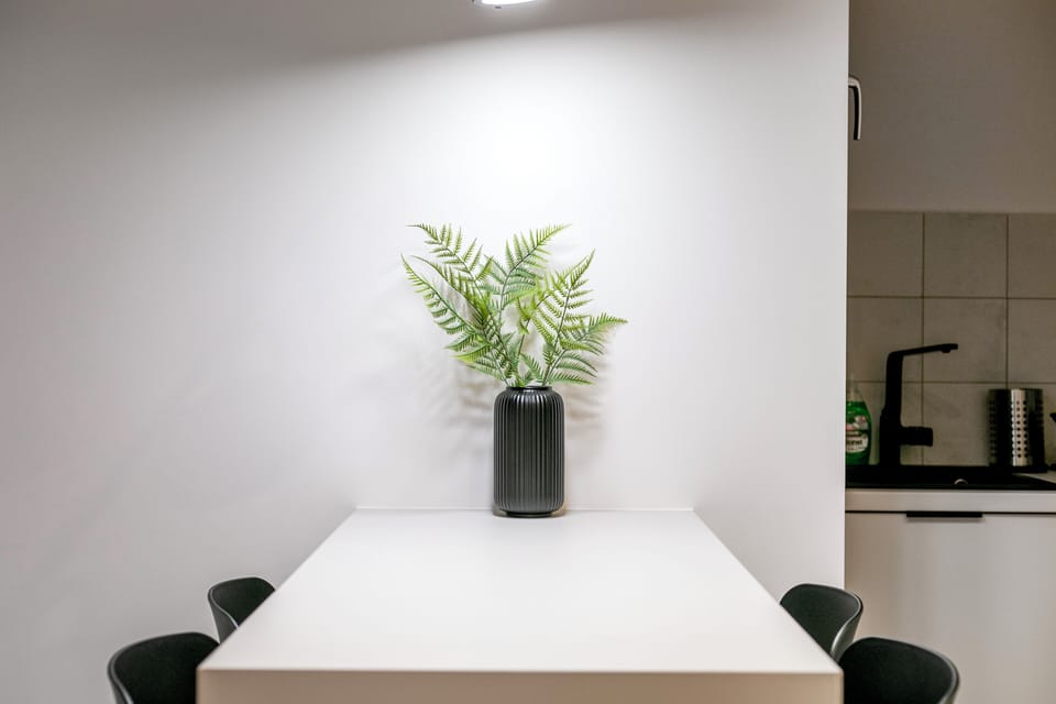 Apartment, 2 Bedrooms, Kitchen, City View | In-room dining