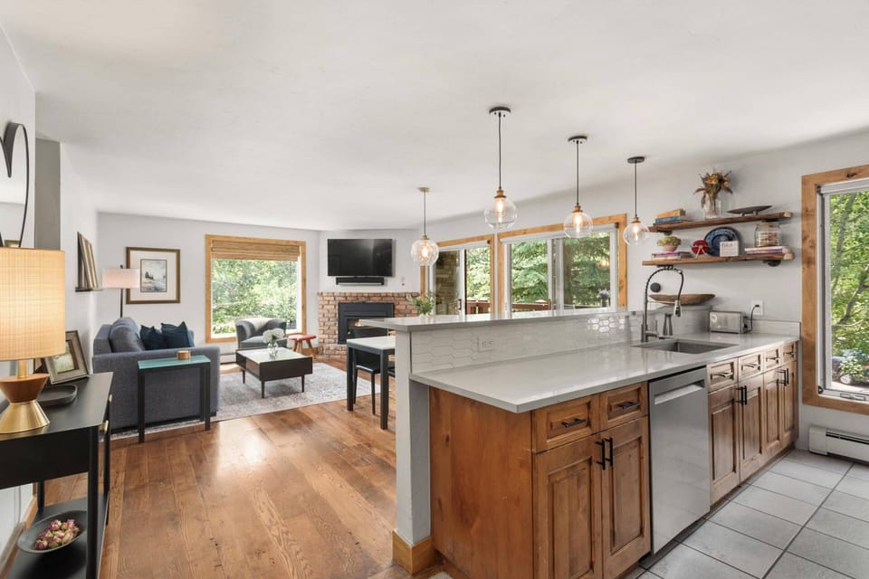 The open living space and modern kitchen has everything you need to enjoy your vacation in the mountains!