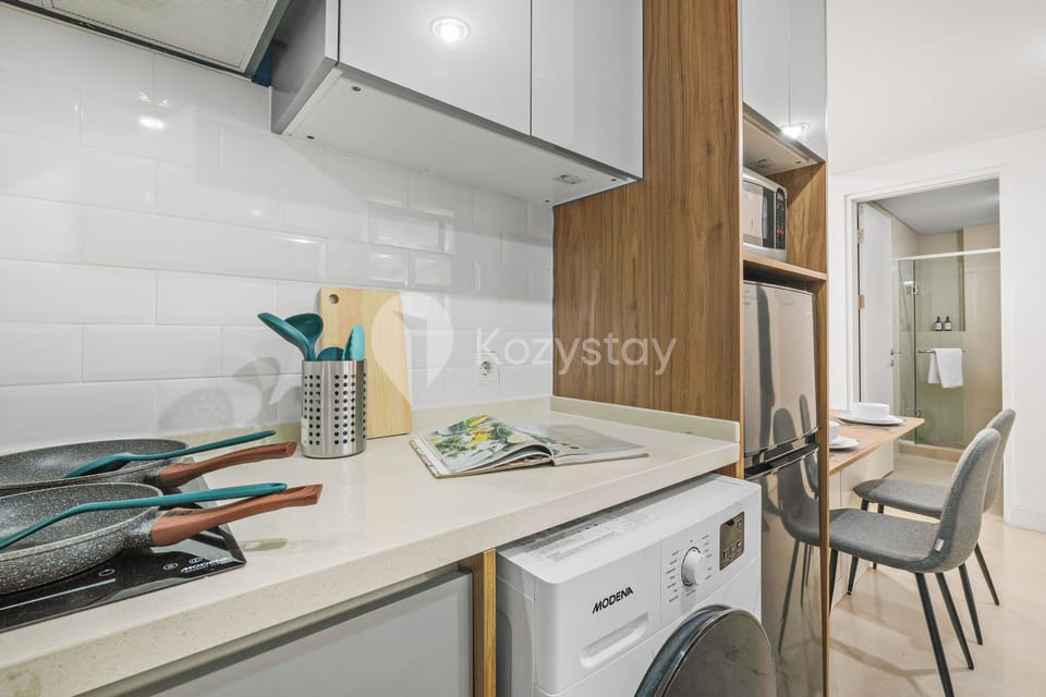Apartment, 2 Bedrooms, City View | Private kitchen | Full-size fridge, microwave, stovetop, cookware/dishes/utensils