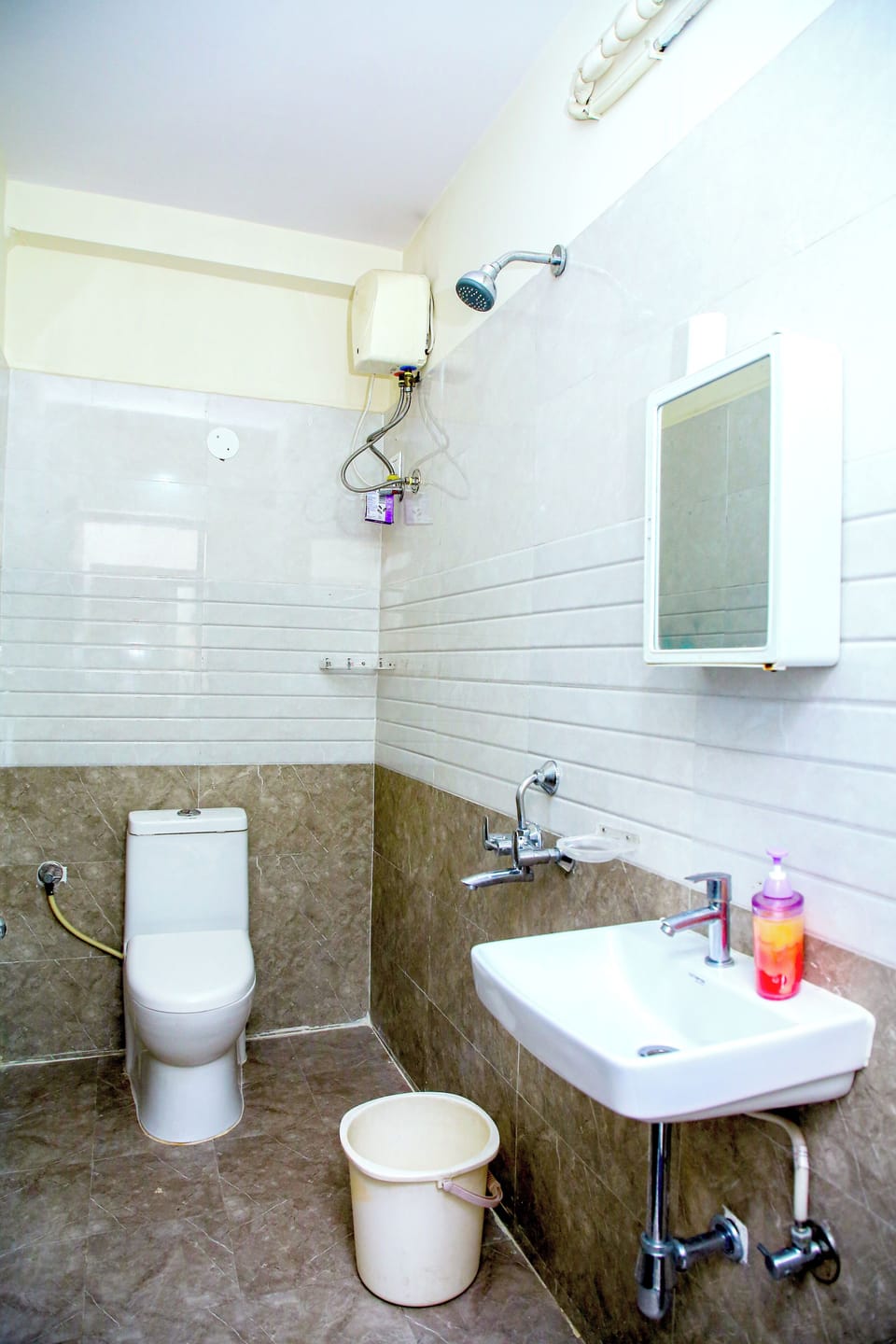 Shower, towels, soap, shampoo