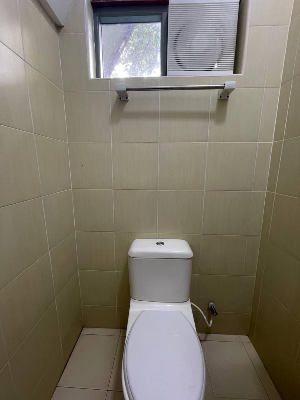 Quadruple Room | Bathroom | Shower, free toiletries, bidet, towels