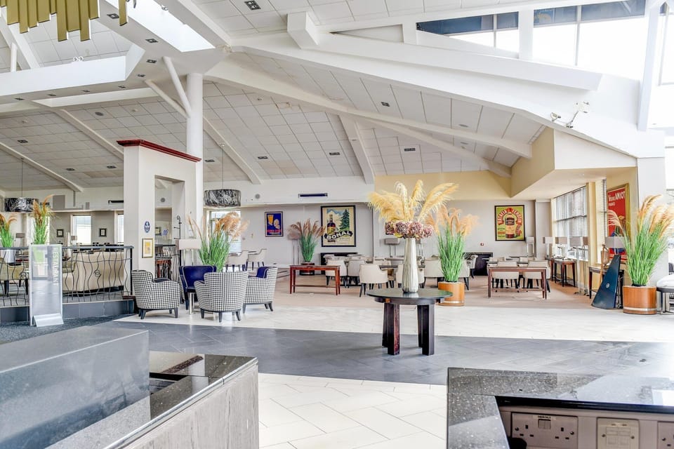 Entrance / Reception