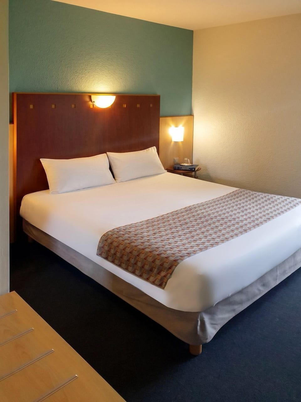 In-room safe, desk, soundproofing, WiFi (free)