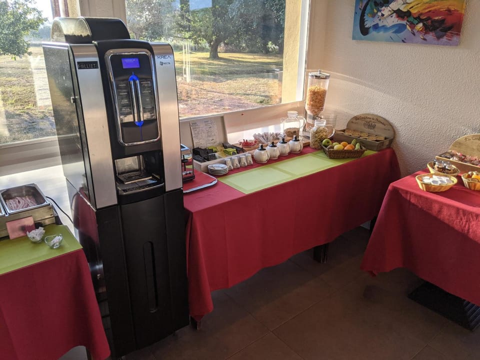 Daily buffet breakfast (EUR 13.00 per person)