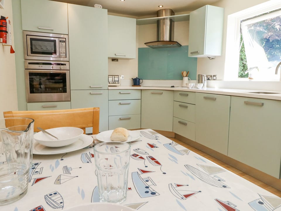 Fridge, microwave, dishwasher, toaster