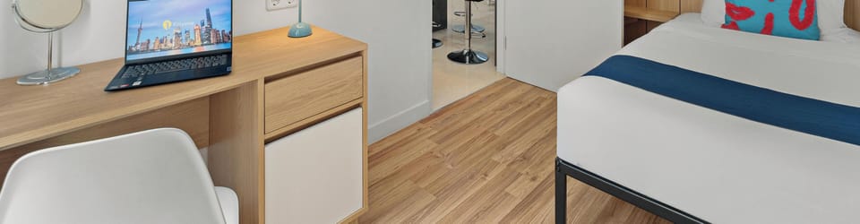 2 bedrooms, laptop workspace, iron/ironing board, free WiFi