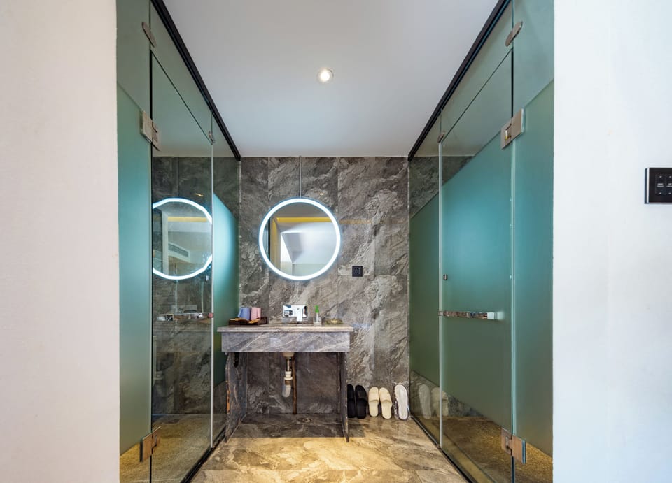 Rainfall showerhead, free toiletries, hair dryer, slippers