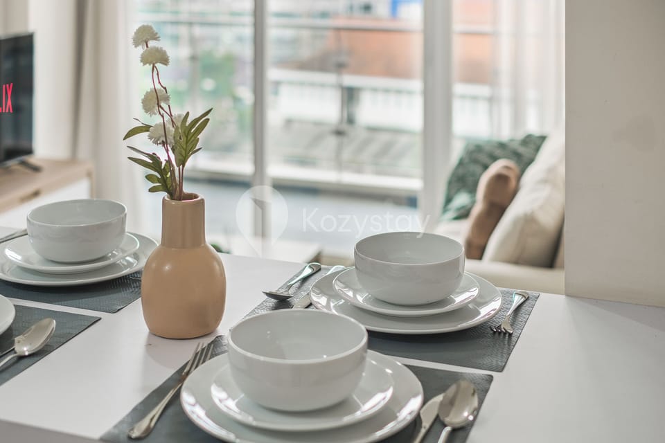 Apartment, 3 Bedrooms, City View | Dining room