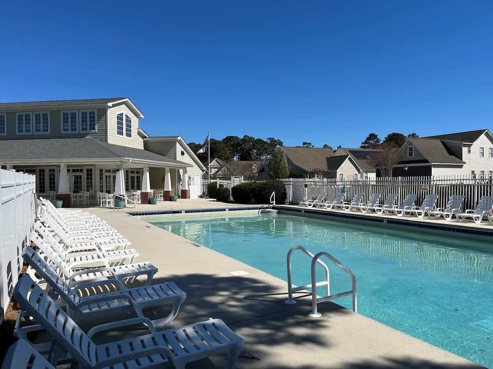 South Harbor Station Pool & Clubhouse