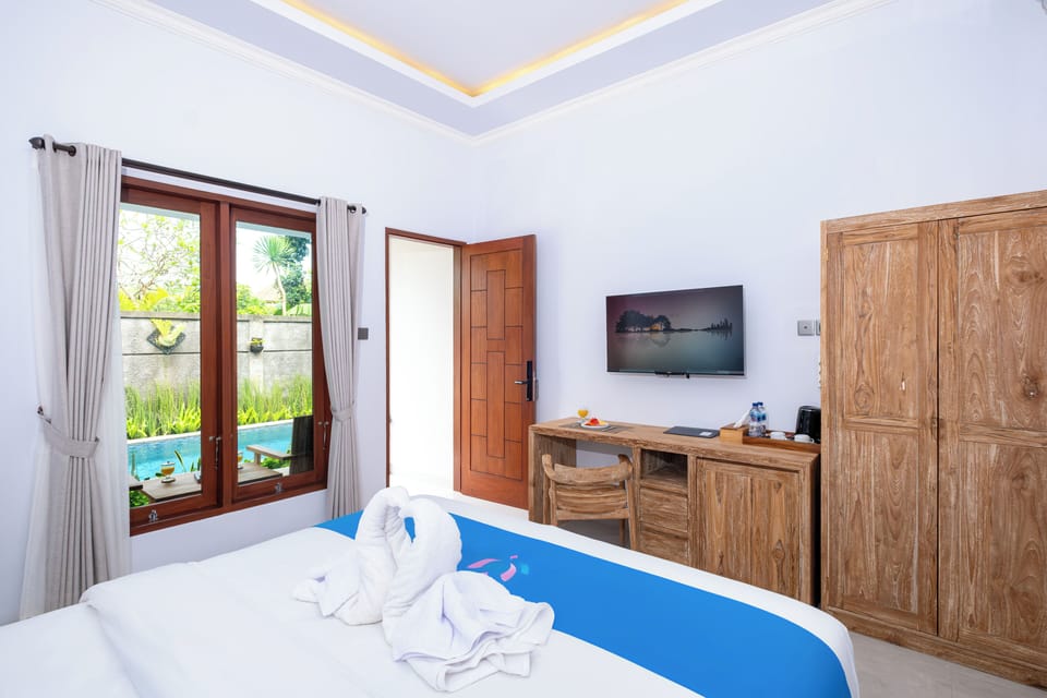 Studio Pool Access | Free WiFi