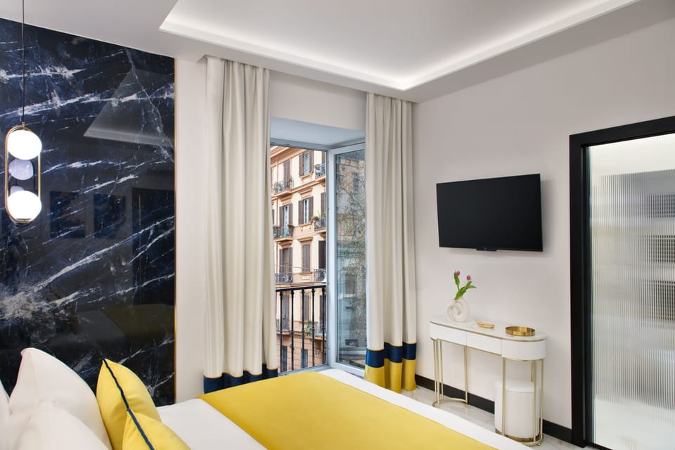 Deluxe Room, City View | Desk, free WiFi