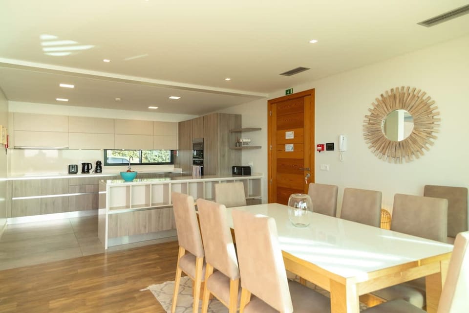 House | 5 bedrooms, Internet