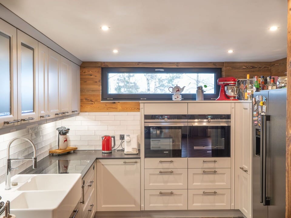 Kitchen, Kitchen Appliance, Countertop, Cabinetry, Major Appliance, Interior Design, Flooring, Wood, Furniture, Home Appliance