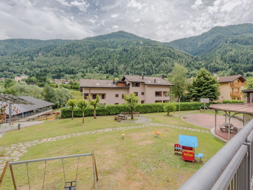 Mountainous Landforms, Hill, Mountain, Residential Area, House, Hill Station, Human Settlement, Home, Mountain Range, Slope