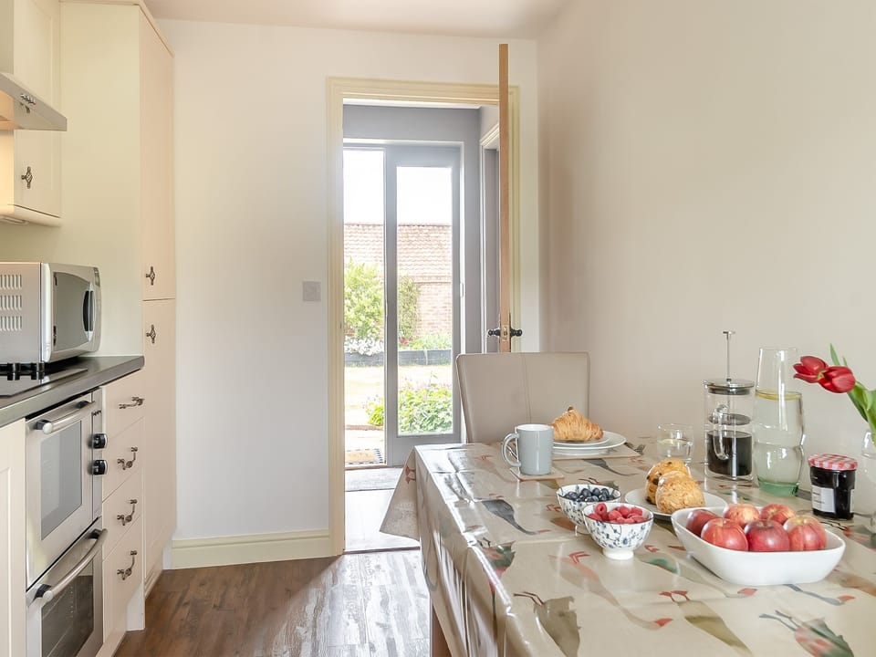 Kitchen/diner | Gosling Barn, Bergh Apton