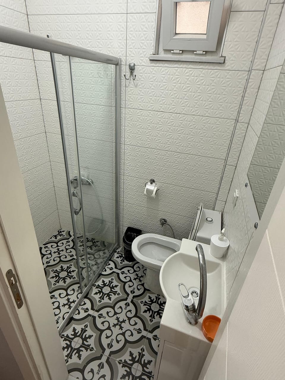 Standard Twin Room | Bathroom