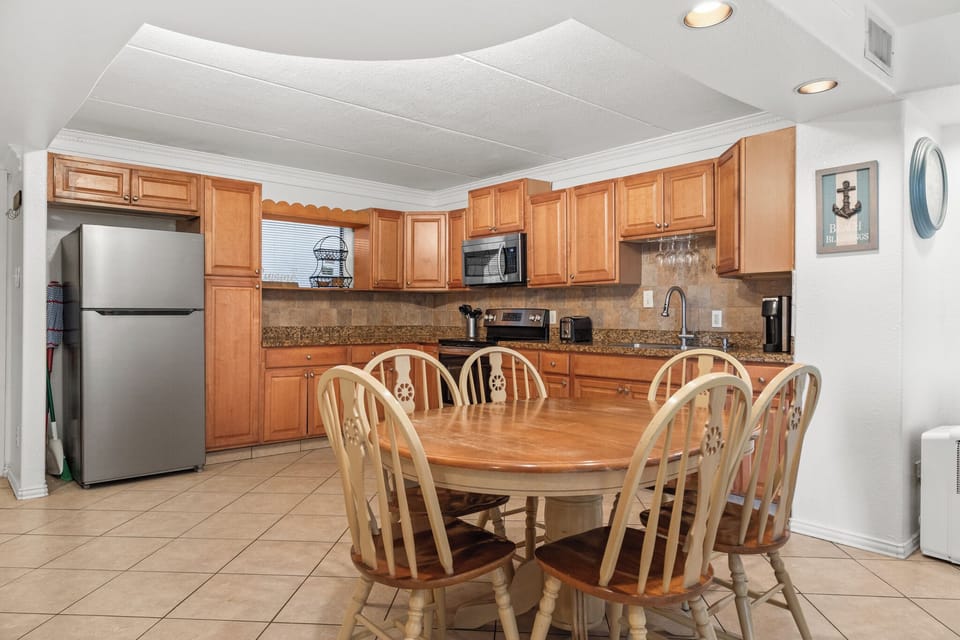 Dining/Kitchen