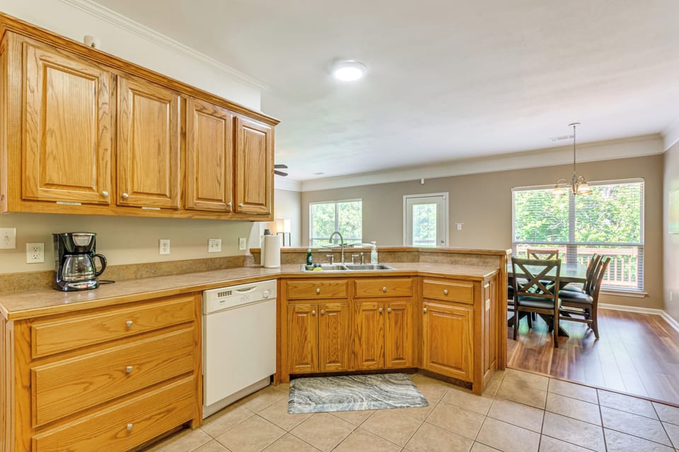 House (3 Bedrooms) | Interior