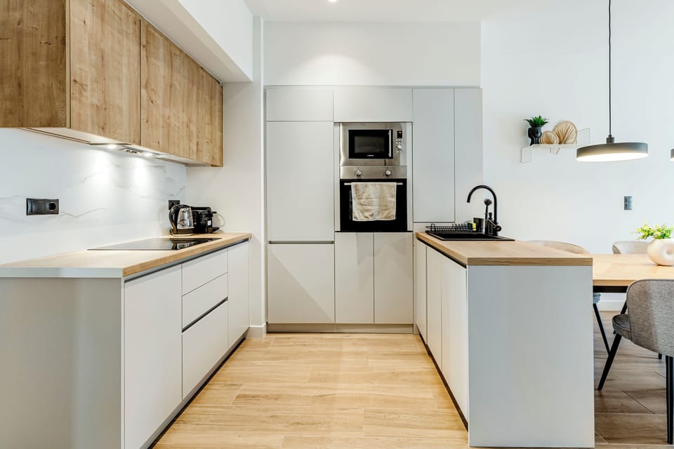 Apartment, 2 Bedrooms, Kitchen, City View | Private kitchen | Full-size fridge, microwave, oven, stovetop