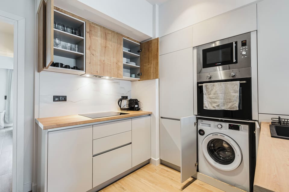 Apartment, 2 Bedrooms, Kitchen, City View | Private kitchen | Full-size fridge, microwave, oven, stovetop