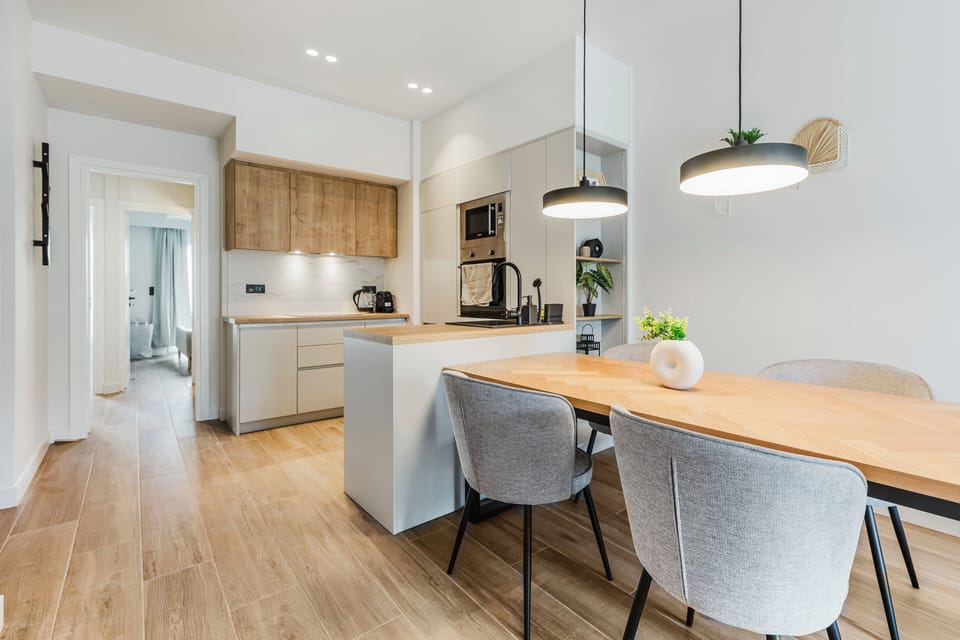 Apartment, 2 Bedrooms, Kitchen, City View | In-room dining
