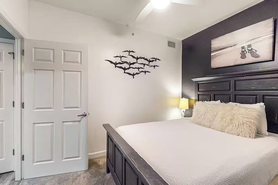 Guest bedroom