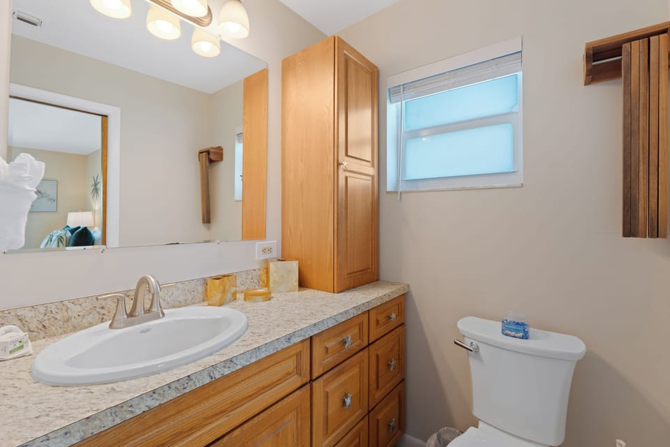 Primary bedrooms ensuite.
